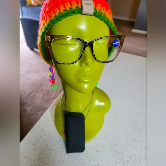 Readers +2.50 - Picture 1 of 2